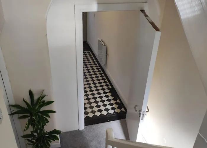 Main Street Swinford! Апартаменты