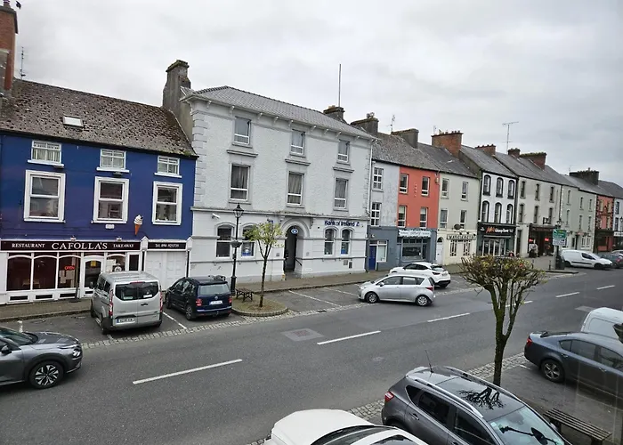 Main Street Swinford! Апартаменты